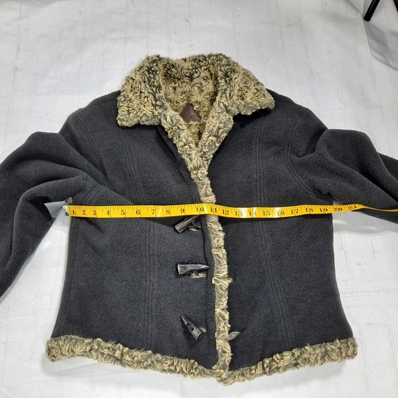 Fjall Wool Reversible Toggle Button Coat - Picture 3 of 10